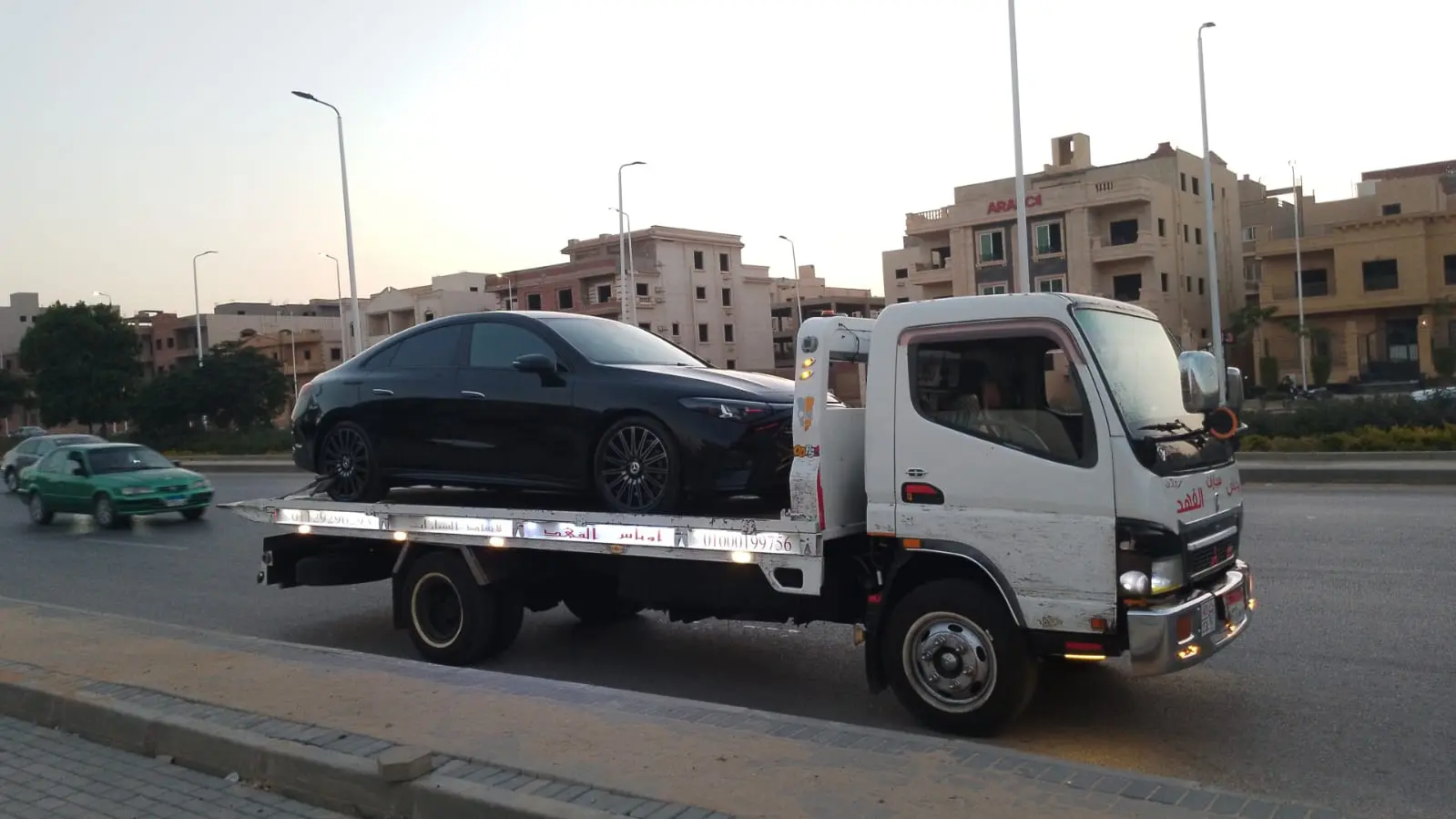 ونش إنقاذ سيارات في طريق الأوتوستراد